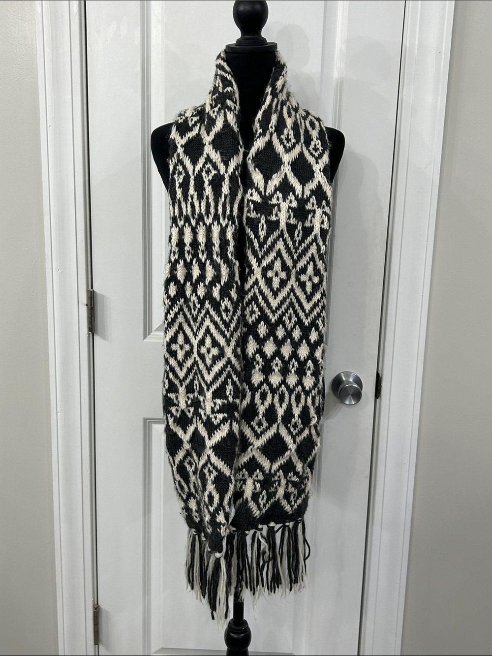 Black and White Geometric Knit Throw Scarf by Old Navy